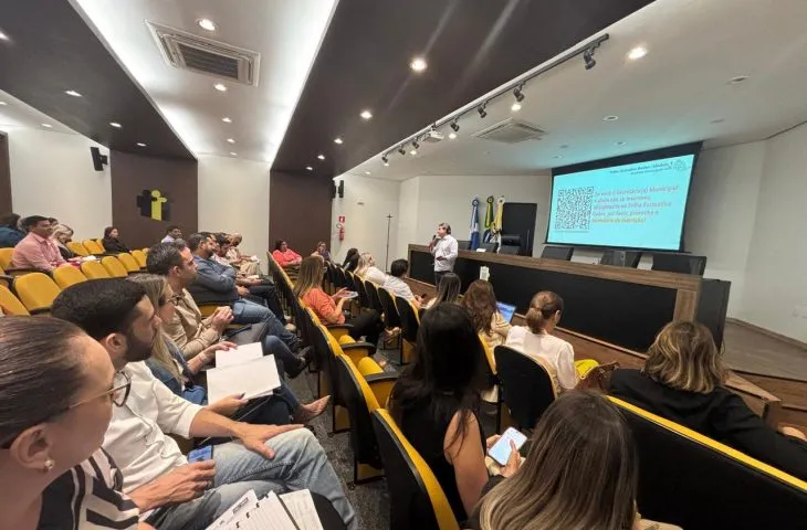 Secretária Juliana Salim representou Três Lagoas na Trilha Formativa em Regionalização da Saúde (Foto - Helton Davis)