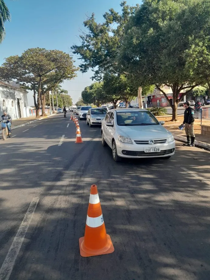 Blitz educativa homenageou motoristas nesta quinta na região central de Três Lagoas (Foto - Prefeitura de Três Lagoas)