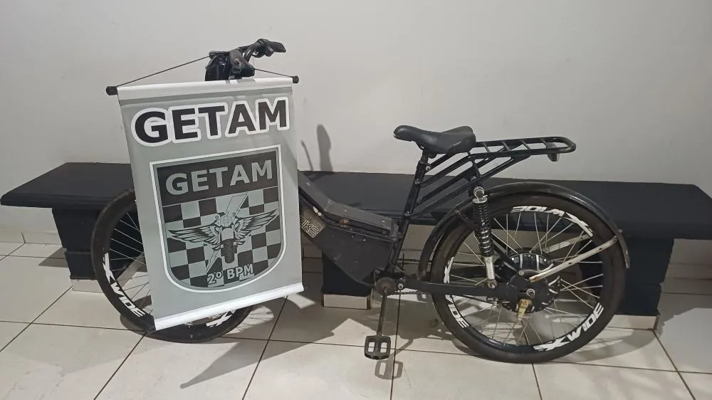 Bicicleta elétrica furtada em 2022 foi localizada pelo GETAM após denúncia de moradores da Vila Piloto (Foto - Divulgação / Polícia Militar)