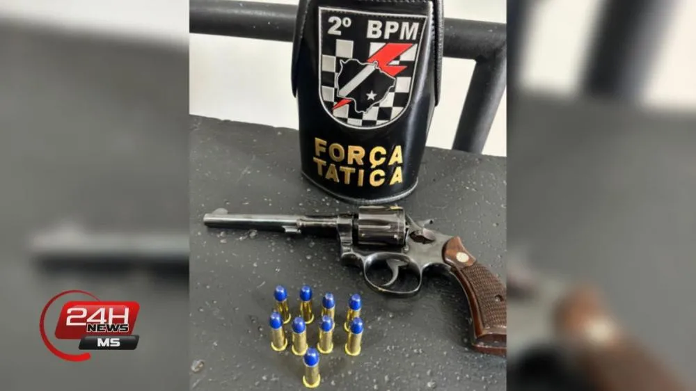 Revólver calibre 38 e munições apreendidos durante abordagem da Força Tática (Foto - Divulgação )