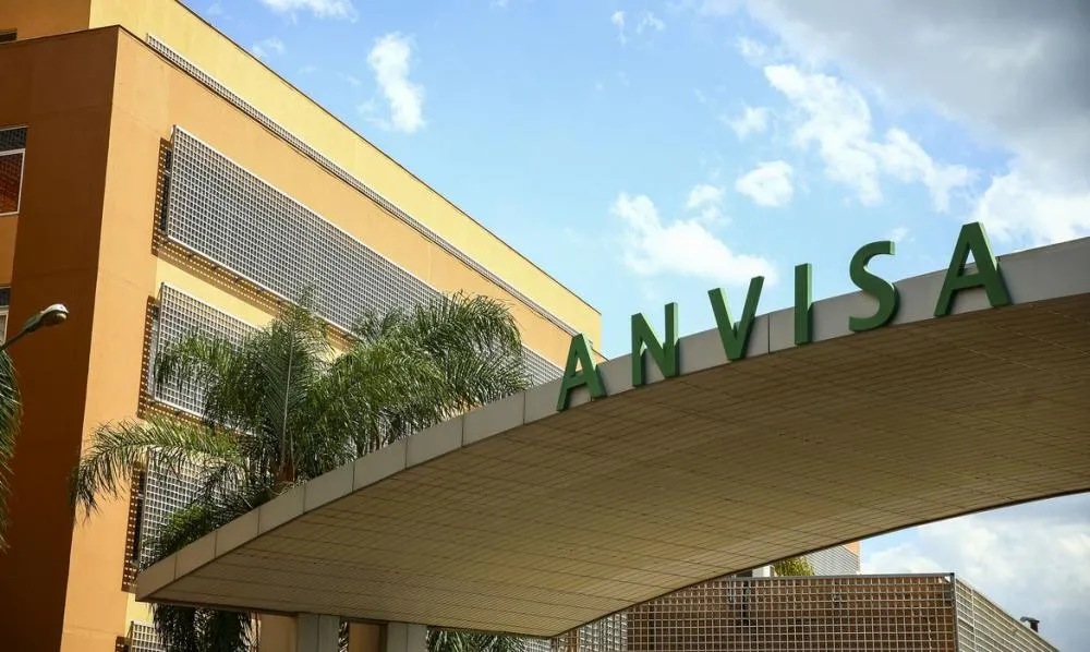 Fachada da sede da Anvisa que aprovou medicamento para tratamento de tumores cerebrais (Foto – Marcelo Camargo/Agência Brasil)