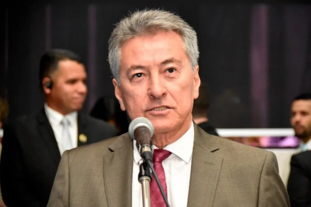 Deputado Roberto Hashioka é autor da lei que obriga empresas a informarem sobre cancelamento online imediato (Foto – Luciana Nassar/ALEMS)