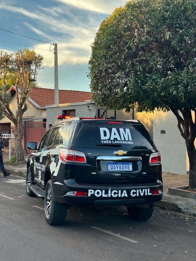 Polícia Civil cumpriu mandado e prendeu homem em flagrante por descumprir medida protetiva em Três Lagoas (Foto – Polícia Civil)