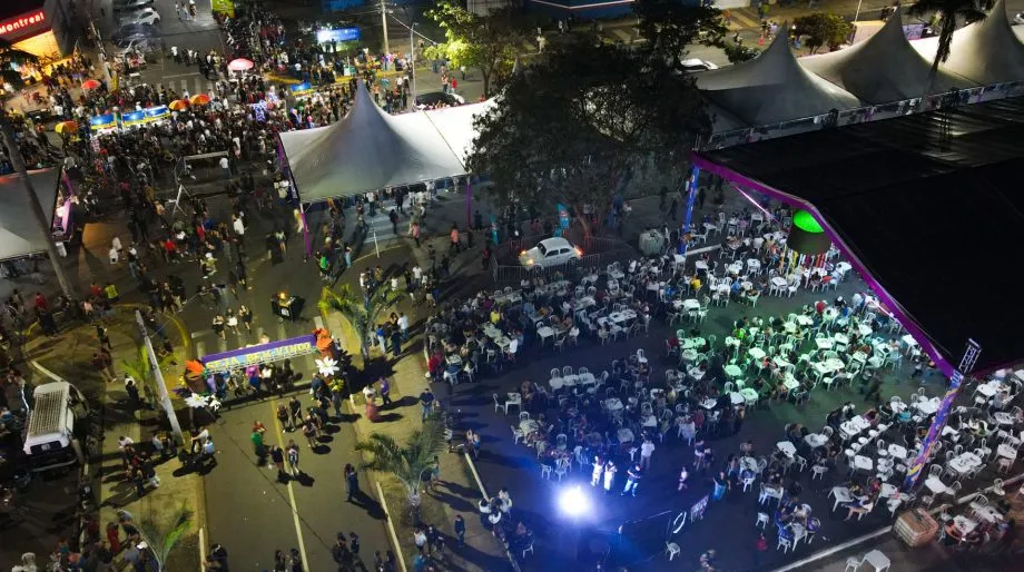 Festa do Folclore levou milhares de pessoas à Praça da Ramez Tebet em Três Lagoas. (Foto: Prefeitura de Três Lagoas)