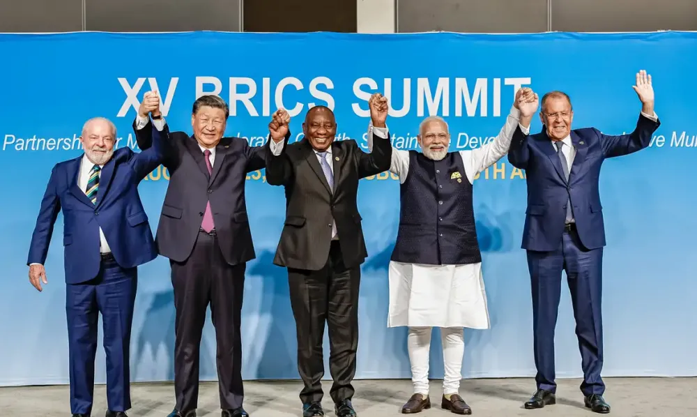 Presidente Lula ao lado de Xi Jinping, Cyril Ramaphosa, Narendra Modi e Sergey Lavrov durante encontro anterior do Brics (Foto - Ricardo Stuckert/PR)