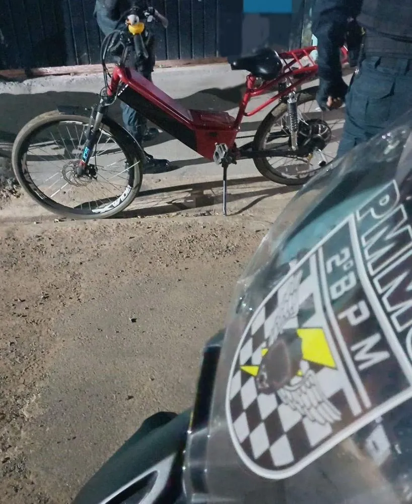 Bicicleta elétrica roubada em julho foi recuperada pelo GETAM no bairro Vila Piloto (Foto - Polícia Militar)