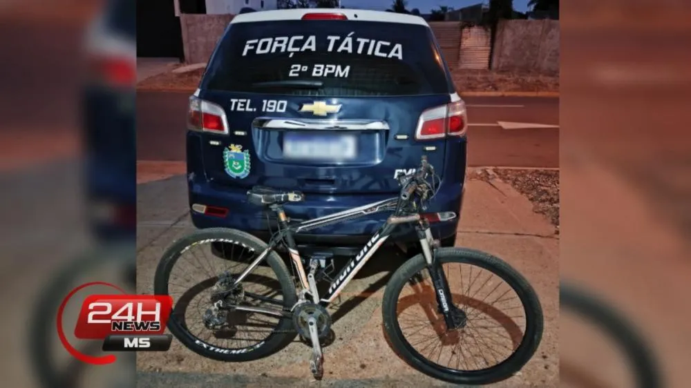 Bicicleta roubada foi encontrada trancada em frente ao presídio semiaberto e recuperada pela Força Tática em Três Lagoas (Foto: 24h News MS)