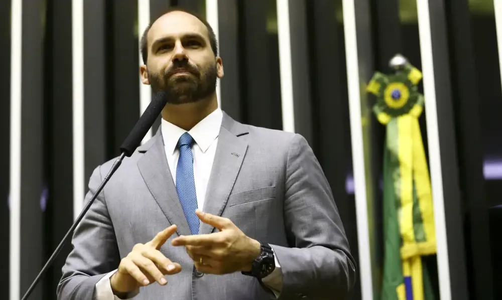Deputado Eduardo Bolsonaro durante sessão na Câmara dos Deputados (Foto - Marcelo Camargo/Agência Brasil)