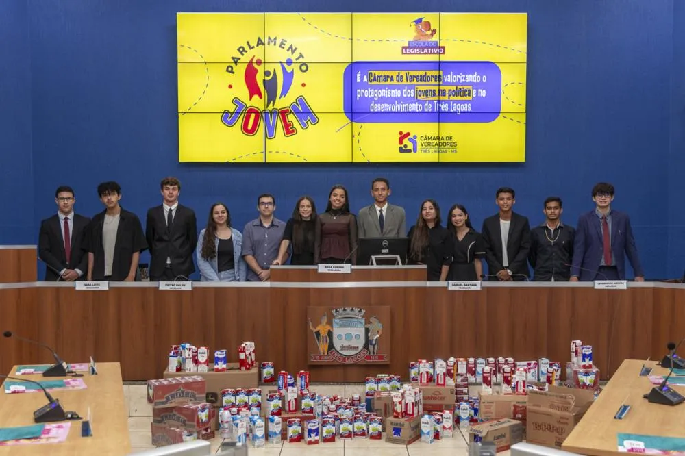 ovens vereadores de Três Lagoas arrecadaram mais de mil litros de leite em campanha solidária (Foto - Gabriela Fernandes / Câmara de Três Lagoas)