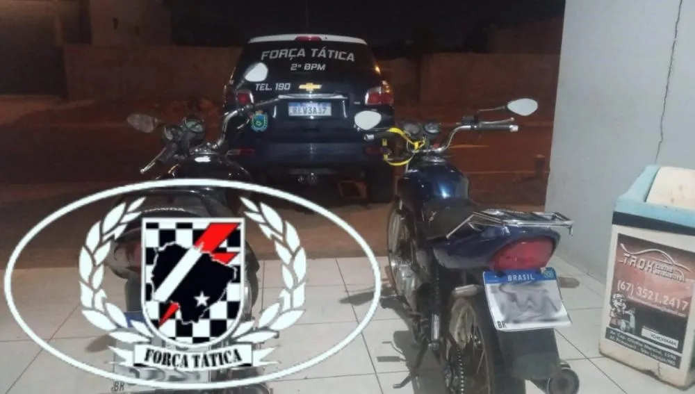 Motocicleta furtada foi encontrada em corredor no bairro Nossa Senhora Aparecida (Foto - Polícia Militar)