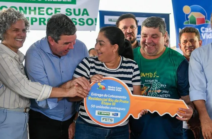 Famílias de Bonito recebem 50 novas moradias no Residencial Rio da Prata em comemoração ao aniversário da cidade (Foto - Bruno Rezende/Governo do Estado de MS)