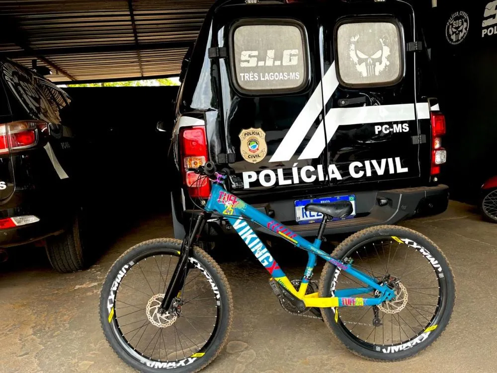 Investigadores da SIG apreendem adolescente de 15 anos, por roubo e recuperam bicicleta em Três Lagoas (Foto - Polícia Civil de Três Lagoas)