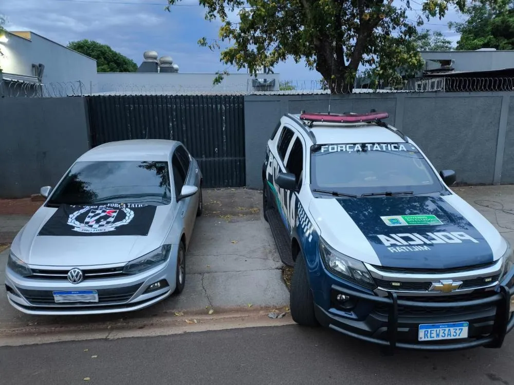 Força Tática recuperou carro furtado em SP no bairro Jardim Alvorada em Três Lagoas (Foto - Polícia Militar)