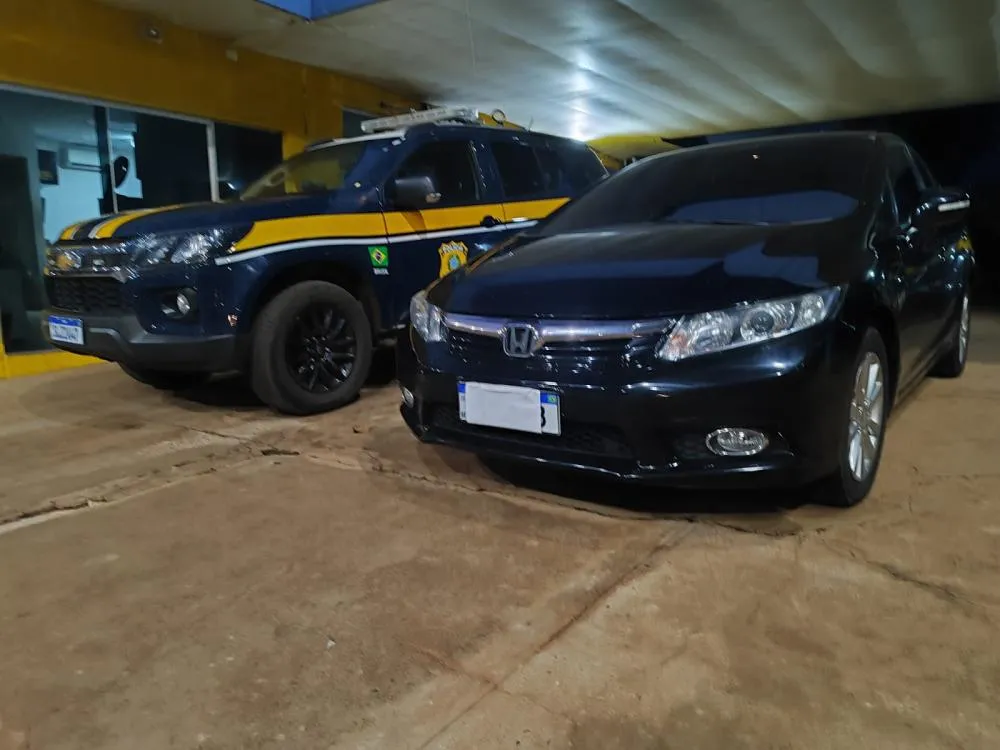 PRF recuperou Honda Civic roubado em São Paulo e prendeu a condutora durante fiscalização na BR-262, em Água Clara (Foto - Polícia Rodoviária Federal)
