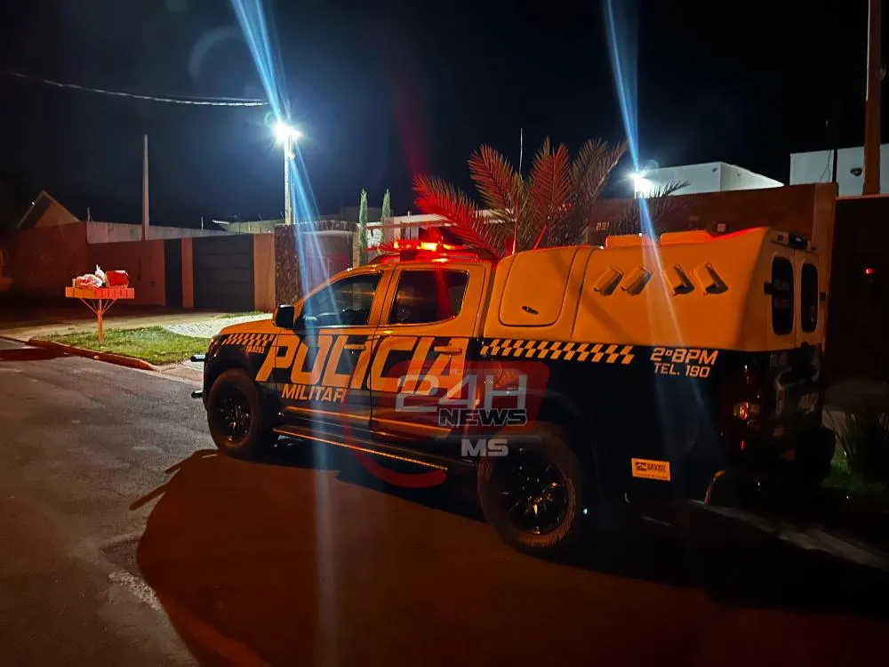 Homem de 33 anos foi encontrado morto dentro de apartamento no bairro Jardim dos Ipês (Foto - Eliton Chaves / 24h News MS)