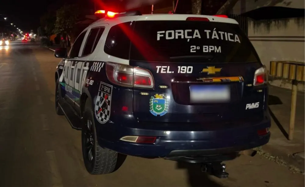 Homem foi preso pela Força Tática após ser flagrado invadindo residência no bairro Vila Nova em Três Lagoas (Foto - 24h News MS)