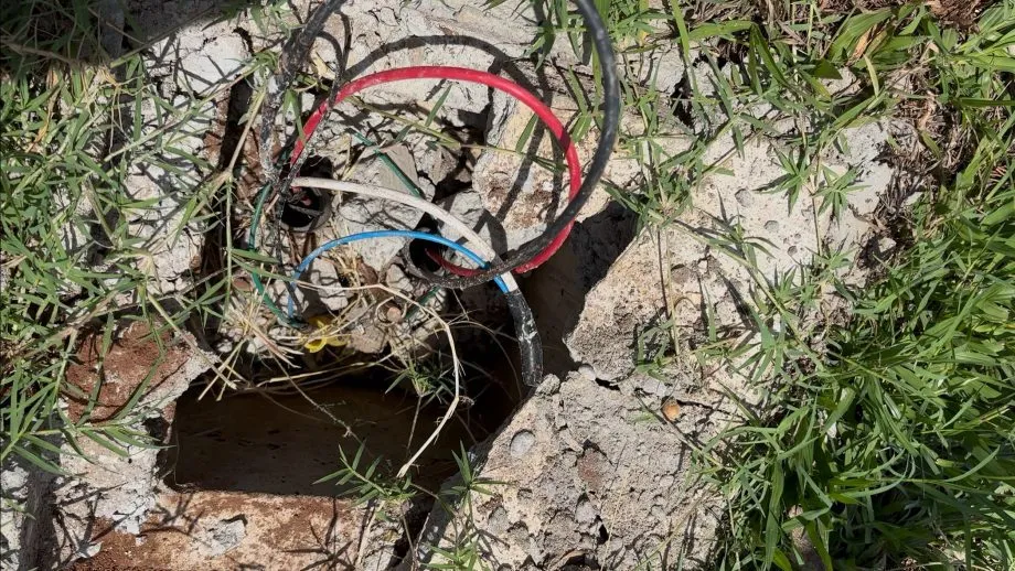 Equipes da SEINTRA realizam reparos após furto de cabos no Parque Linear em Três Lagoas (Foto - Prefeitura de Três Lagoas)