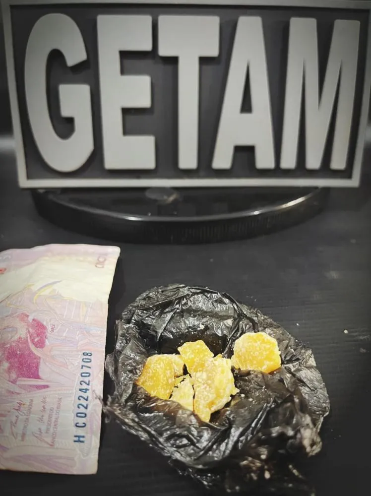 Adolescente é apreendida após ser flagrada pelo GETAM traficando com o namorado que acabou preso na Vila Piloto em Três Lagoas