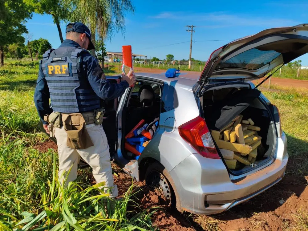 PRF persegue e prende motorista com mais de 400 quilos de maconha em carro clonado na BR-158 em Três Lagoas