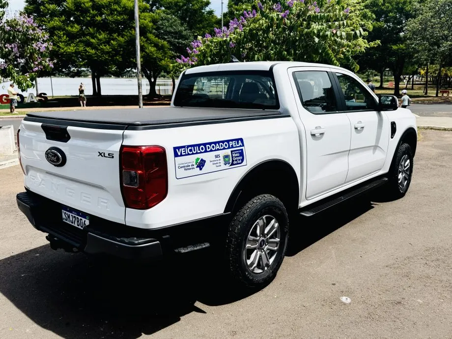 Nova caminhonete doada pelo Governo do Estado passa a reforçar a frota da Secretaria Municipal de Saúde em Três Lagoas (Foto - Prefeitura de Três Lagoas)