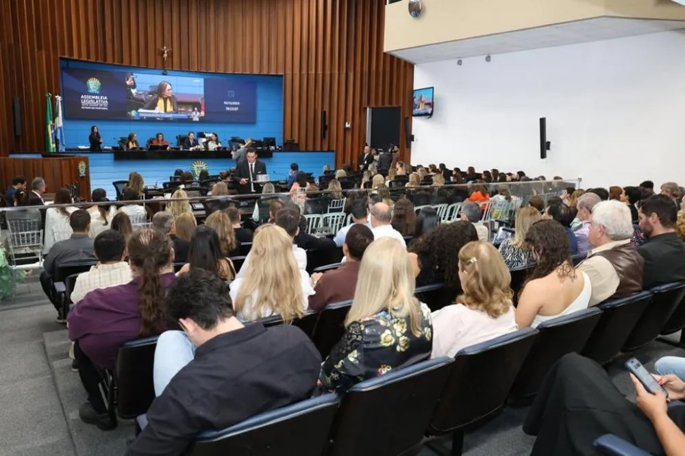 Sessão solene reconhece mulheres empreendedoras de MS com Diploma de Honra ao Mérito na ALEMS (Foto - Wagner Guimarães)