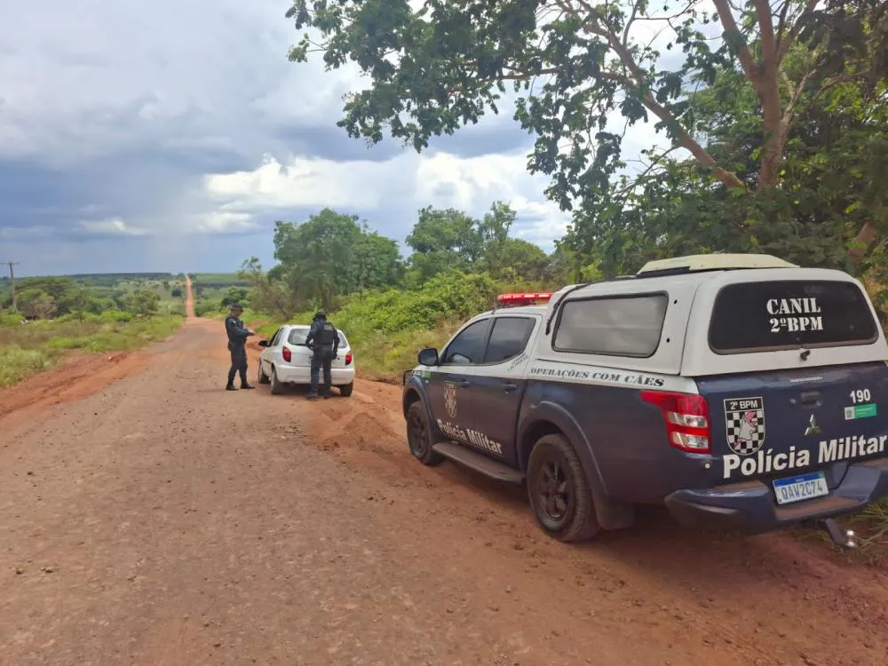 Equipe do CANIL do 2º BPM reforça ações da Operação FARO com cães de detecção em Ribas do Rio Pardo (Foto – 2º BPM)