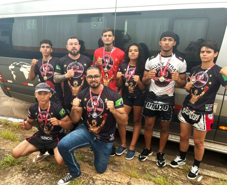 Atletas da equipe Lycans Club celebram conquistas no festival Kombat 2 em Campo Grande (Foto - Prefeitura de Três Lagoas)