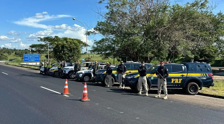 Polícia Rodoviária Federal intensifica fiscalização nas rodovias federais de Mato Grosso do Sul durante a Operação Rodovida Natal 2025 (Foto - Divulgação / PRF)