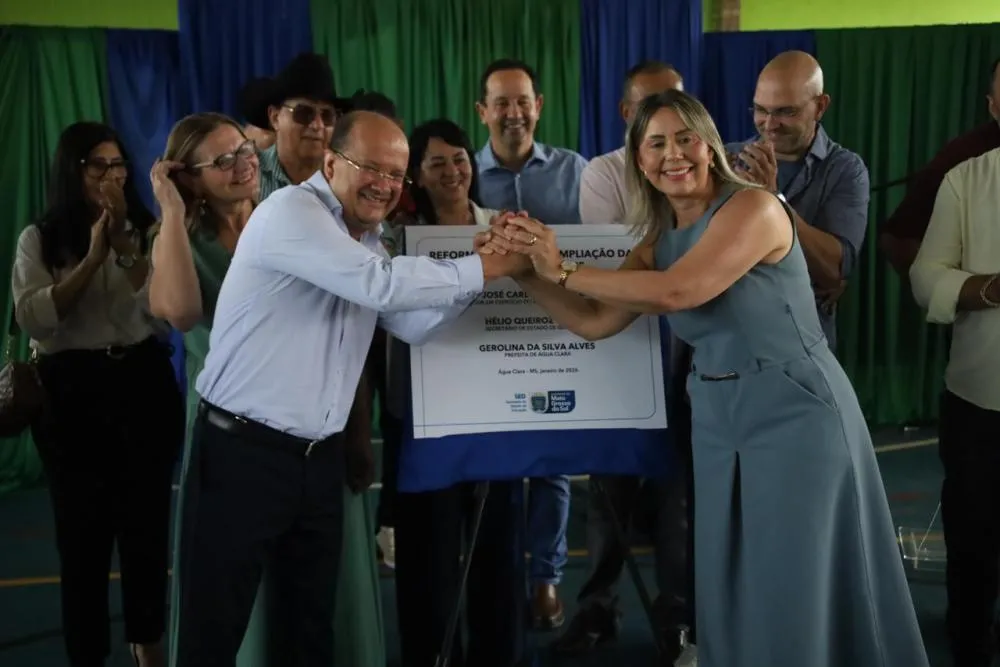 Governador em exercício José Carlos Barbosa, o Barbosinha, durante inauguração de obras na Escola Estadual Chico Mendes, em Água Clara (Foto - Governo de MS)
